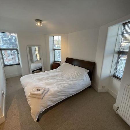 Spacious Two Bedroom Flat In Prestigious Highgate. London Exterior foto