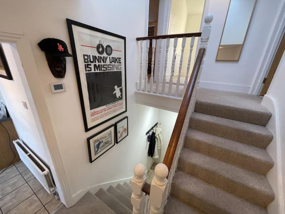 Spacious Two Bedroom Flat In Prestigious Highgate. London Exterior foto